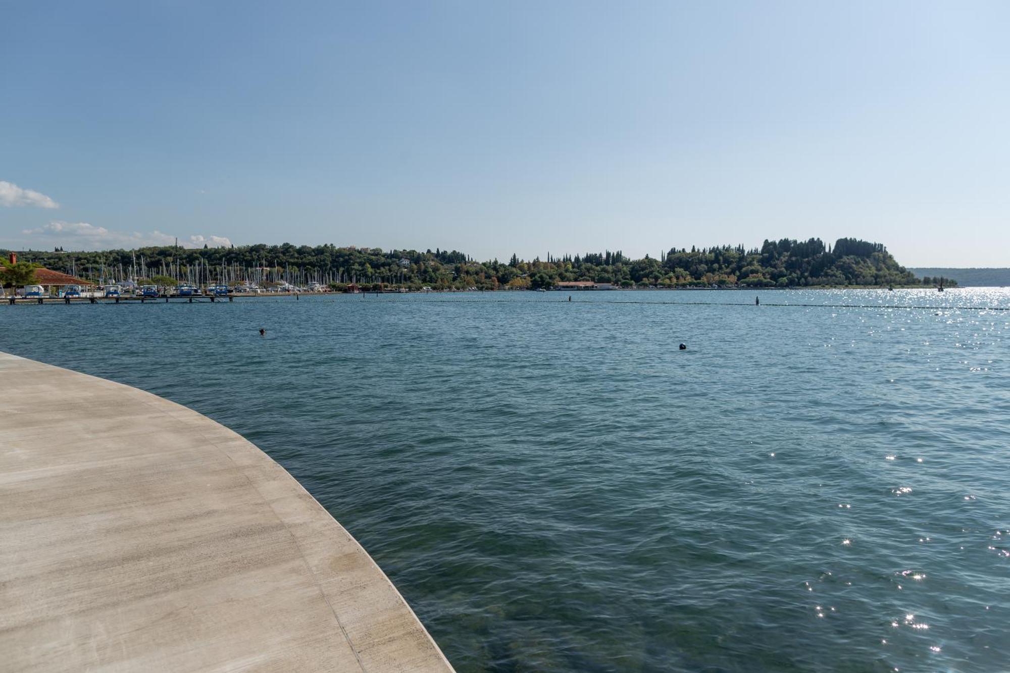 Floating Sea House Shark 3 Apartment Порторож Екстериор снимка