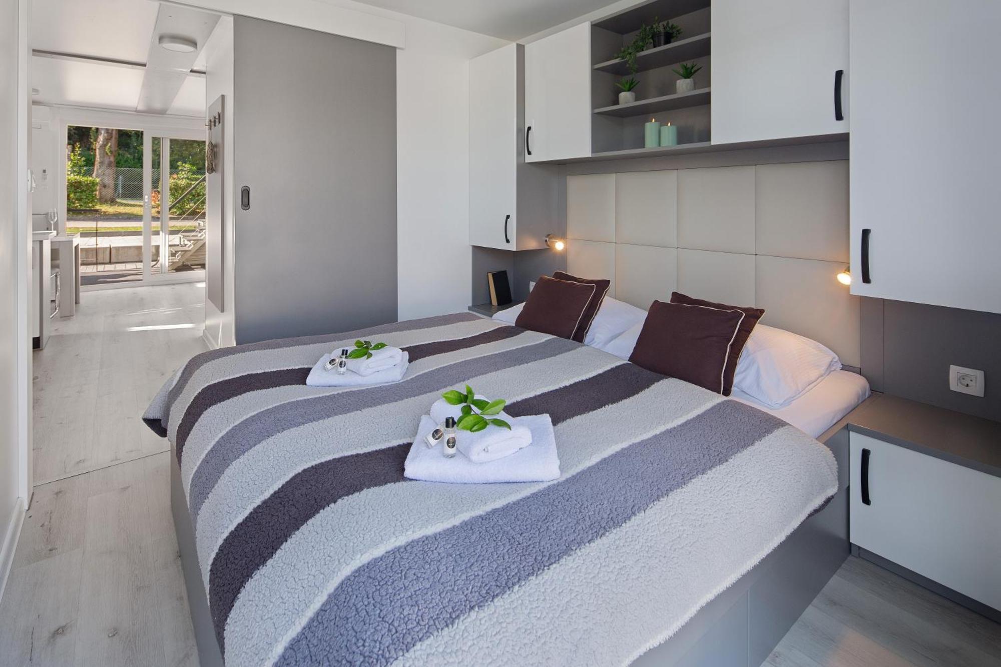 Floating Sea House Shark 3 Apartment Порторож Екстериор снимка