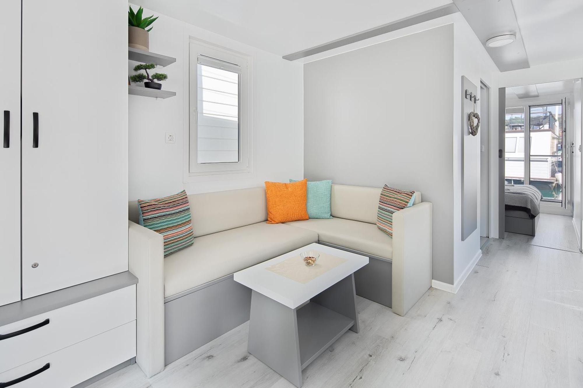Floating Sea House Shark 3 Apartment Порторож Екстериор снимка
